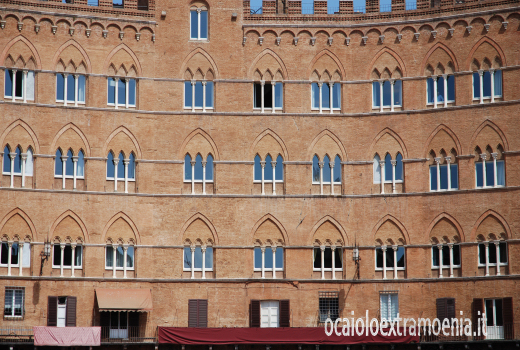 Palazzo Sansedoni - facciata.