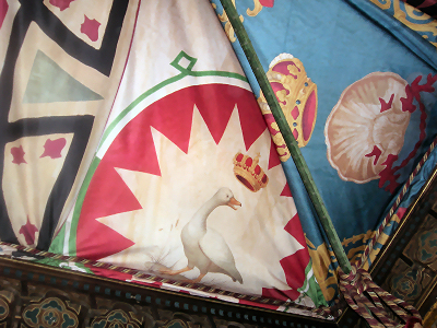 Museo Stibbert: bandiere delle Contrade di Siena dell'Oca e del Nicchio.